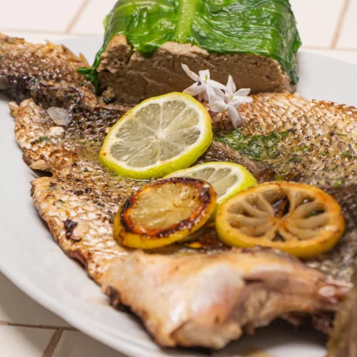 Pescado a la plancha con flan de berenjenas